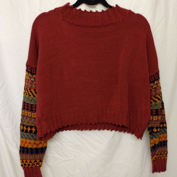Sweaters - Hand knitted crop sweater